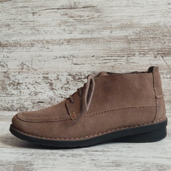 clarks suede moccasins